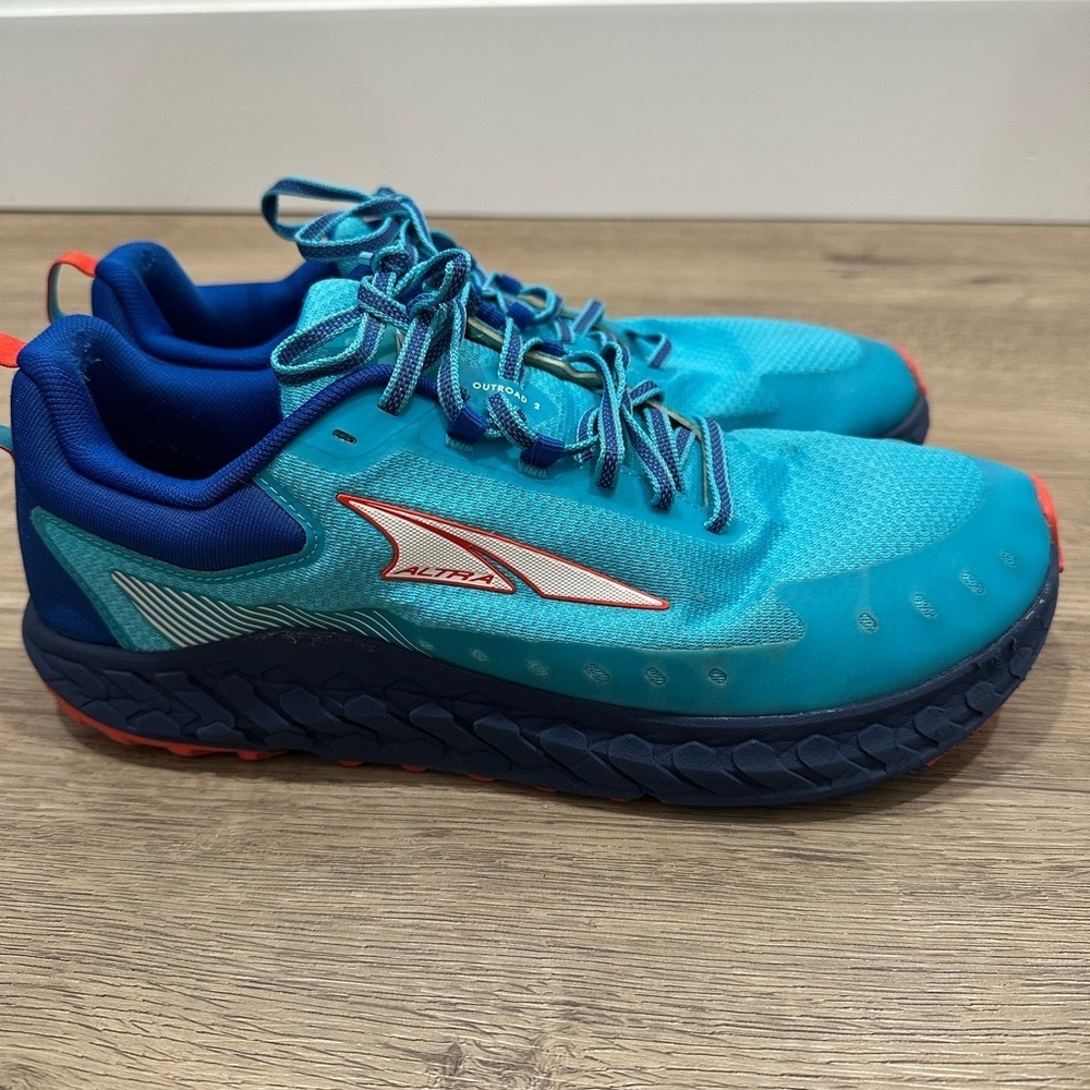 Altra Outroad 2 trail running shoes Teal Navy neon blue marathon athlete sports